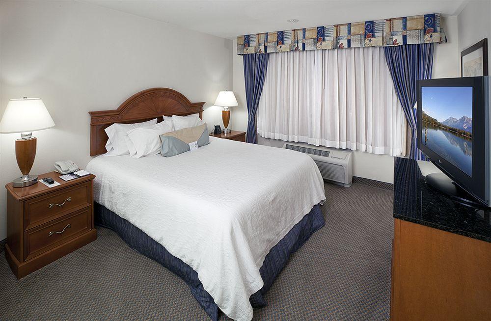 Hilton Garden Inn Ontario Rancho Cucamonga Exterior foto